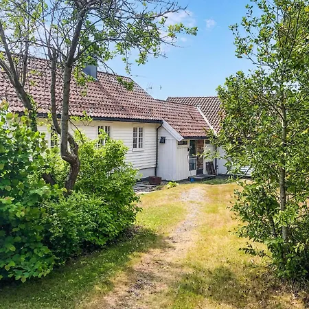 5 Bedroom Lovely In