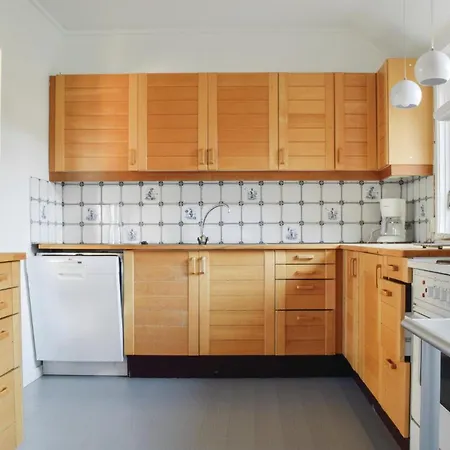 Five-bedroom In *